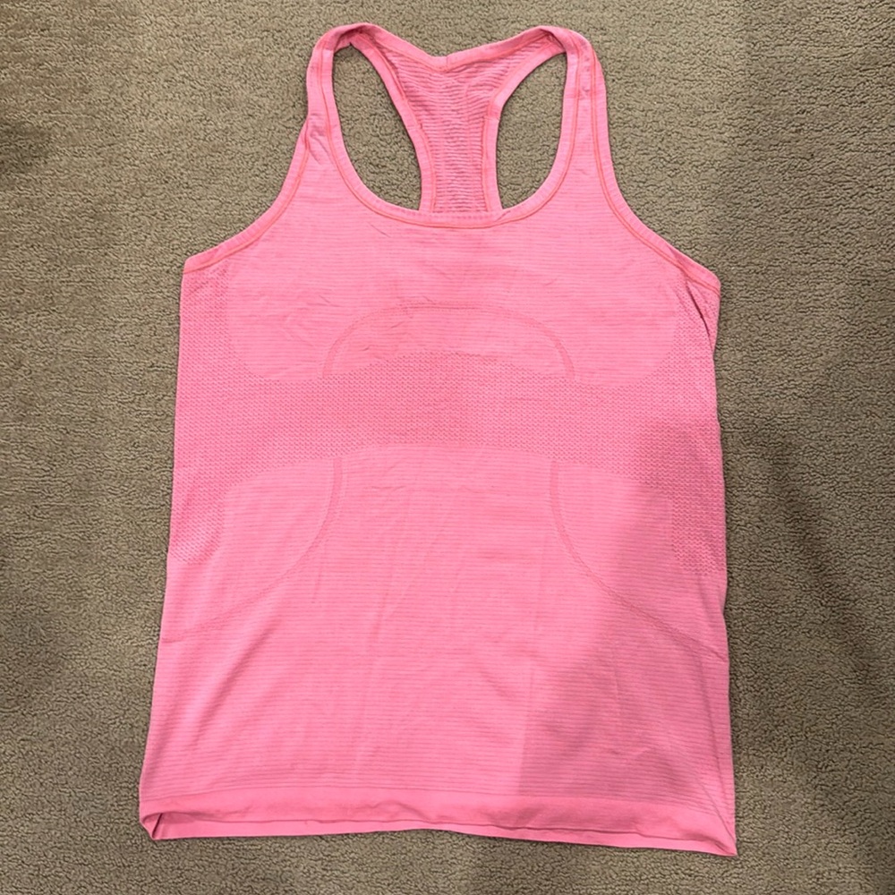 Lululemon Swiftly Tech Racerback Tank Top 2.0
Hip Length- Pink